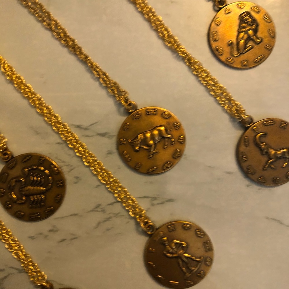 ✨3/$30✨Zodiac Pendant on chain - Picture 10 of 11